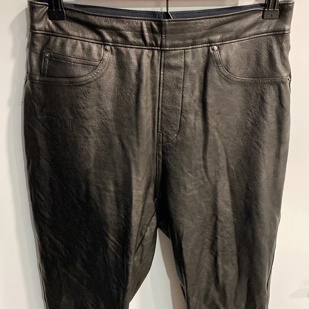 Spanx Leather Like Ankle Pant Black EUC